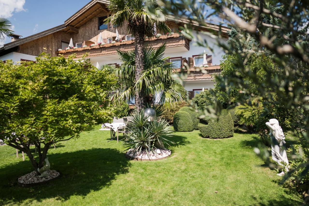 Pension Zum Burggraefler سكين المظهر الخارجي الصورة