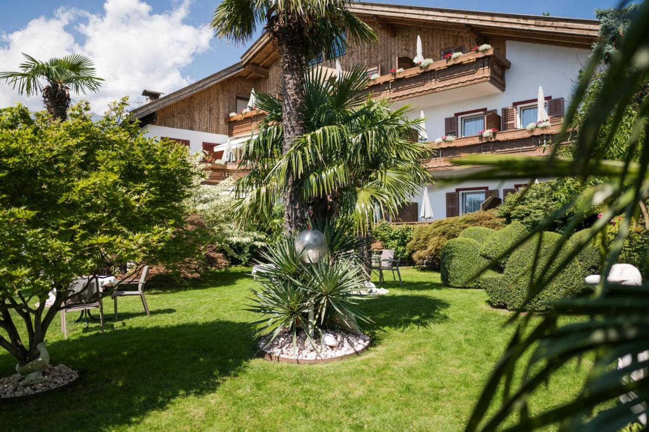 Pension Zum Burggraefler سكين المظهر الخارجي الصورة
